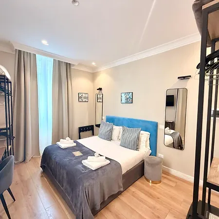 Ad Tritone Guest house Rome