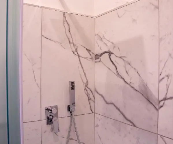 Ad Tritone Affittacamere 4*