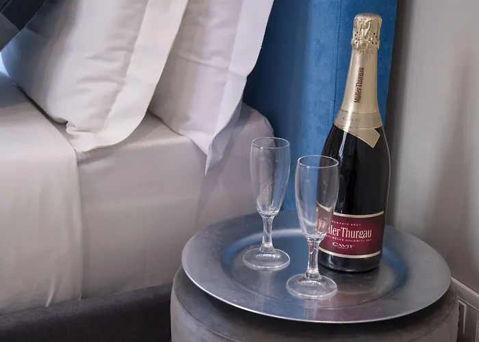 Ad Tritone Affittacamere 4*