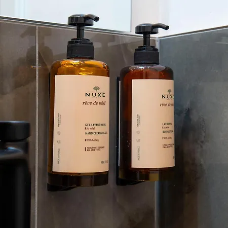 Ad Tritone ゲストハウス 4*