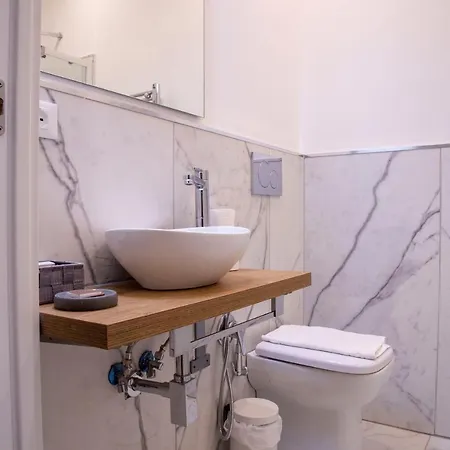 Ad Tritone Affittacamere 4*