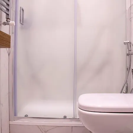 Konukevi Ad Tritone 4*